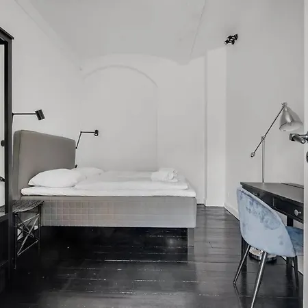 Huge Modern 5br-apartment In The City Center - The Perfect Base For Your Group! *